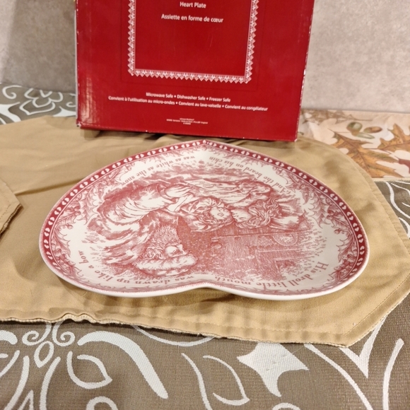 Johnson Brothers Twas The Night Before Christmas Red and White Heart Plate - Picture 6 of 11